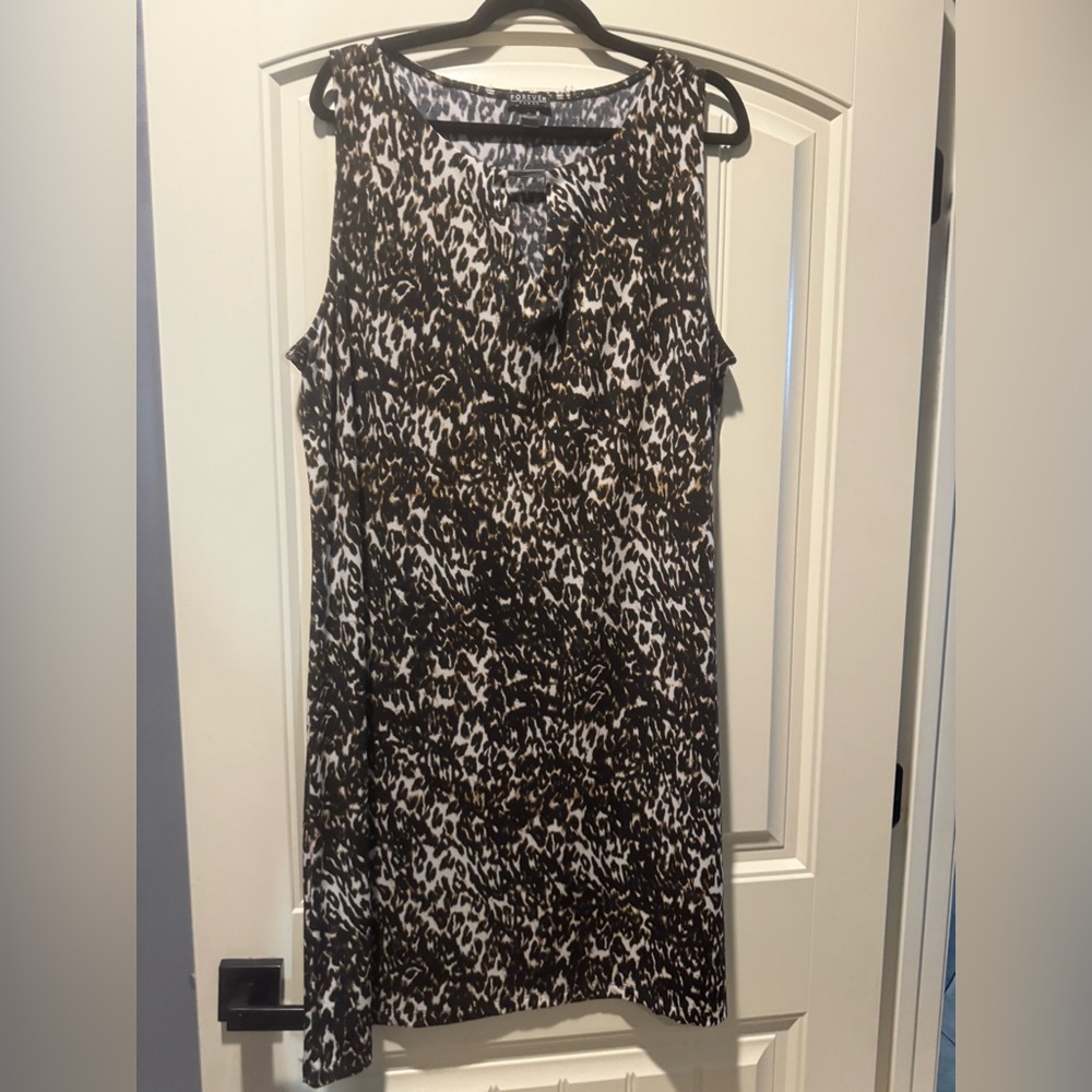 Women’s plus leopard print animal slinky knit dress keyhole neckline sz 2x